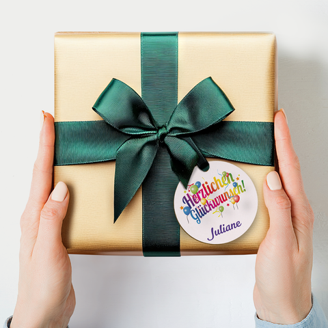 Drewniana zawieszka prezentowa - Gratulacje - Personalizowana imieniem