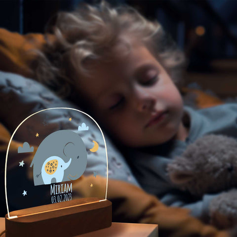 Dziecięca lampka nocna LED z drewnianą podstawą w kształcie słonia