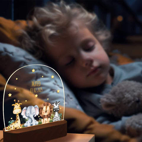 Lampka nocna LED dla dzieci z drewnianą podstawką w kształcie zwierzątka