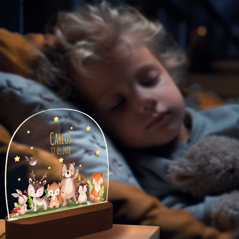 Dziecięca lampka nocna LED z drewnianą podstawą - „Grupa zwierząt leśnych”