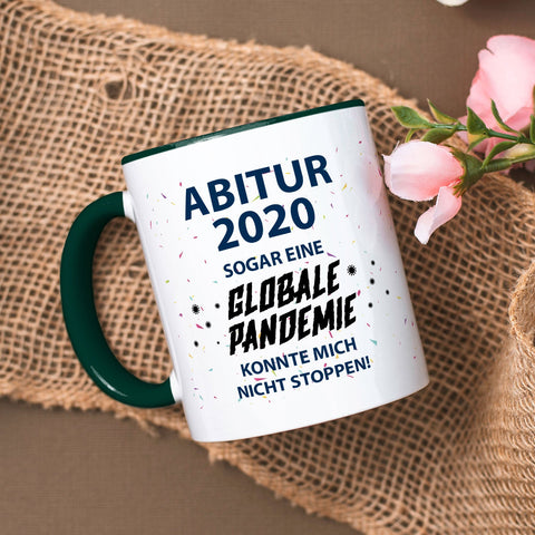 Kubek z nadrukiem, sentencja maturalna dotycząca pandemii