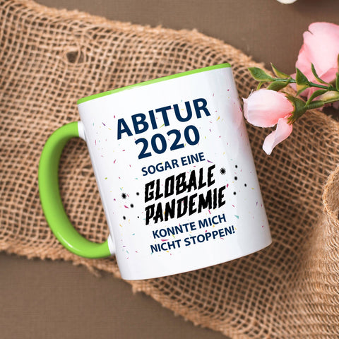 Kubek z nadrukiem, sentencja maturalna dotycząca pandemii