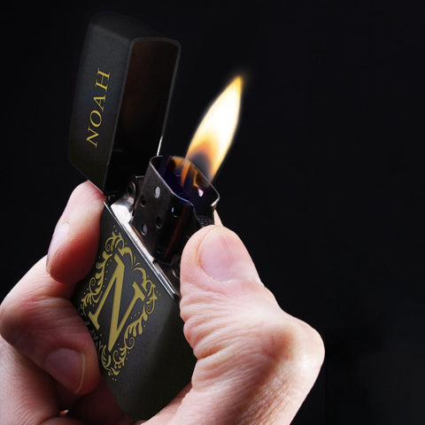 eFinesse x ZIPPO Spersonalizowana zapalniczka sztormowa - Inicjały - Wiatroodporna i trwała - Możliwość ponownego napełnienia
