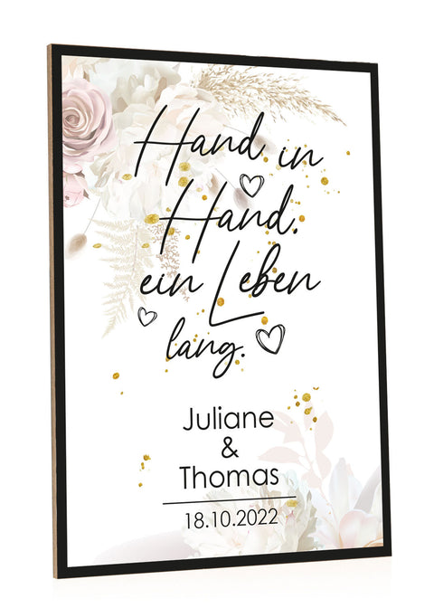 Holzschild Hand in Hand mit Namen & Datum