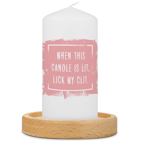 Mała świeczka z napisem „When this Candle is lit”