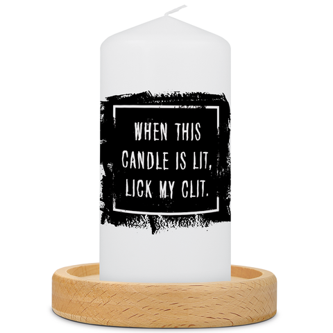 Mała świeczka z napisem „When this Candle is lit”